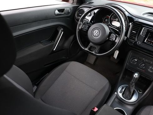 Used 2019 Volkswagen Beetle 2.0T S FWD image 24