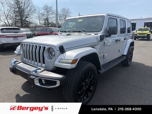 Used 2023 Jeep Wrangler Unlimited Sahara w/ Safety Group AWD/4WD image 1