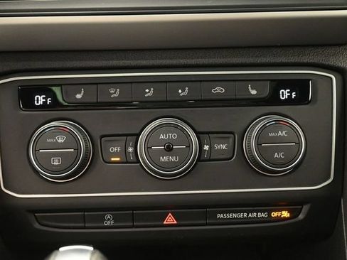 Used 2021 Volkswagen Atlas Cross Sport SE w/ Panoramic Sunroof Package AWD/4WD image 14