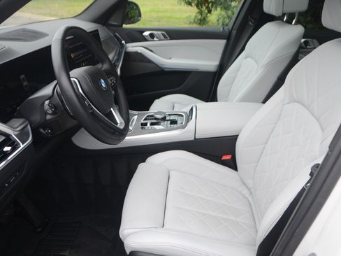 Used 2026 BMW X5 xDrive40i AWD/4WD image 11