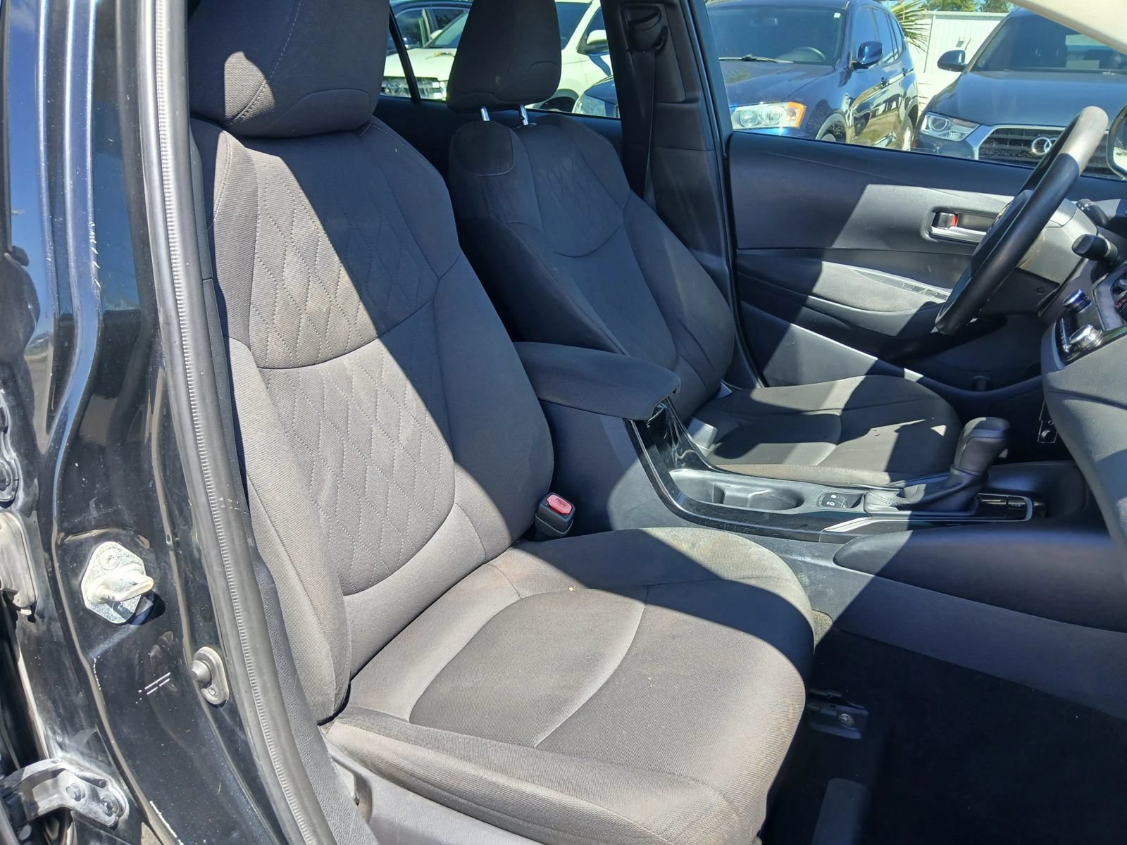 Used 2020 Toyota Corolla LE FWD image 15