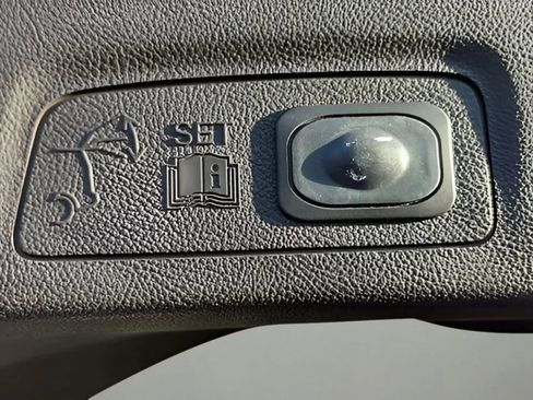 Used 2017 Lincoln MKC Reserve image 38