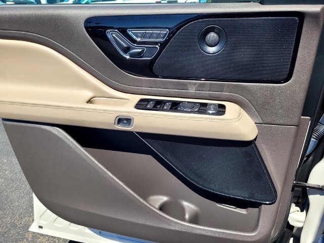 Used 2023 Lincoln Aviator Reserve w/ Equipment Group 201A RWD image 15