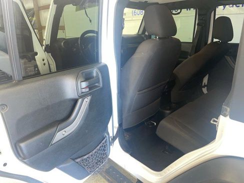 Used 2018 Jeep Wrangler Unlimited Sport S image 11