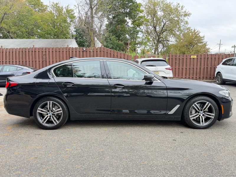 Used 2021 BMW 530i xDrive w/ Premium Package AWD/4WD image 5