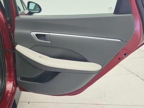 Used 2025 Hyundai Sonata SEL FWD image 32