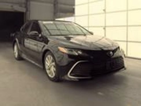 Used 2023 Toyota Camry LE FWD image 3