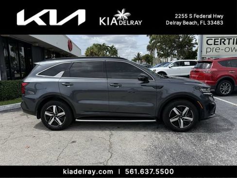 Certified 2021 Kia Sorento S w/ Panoramic Sunroof Package FWD image 2