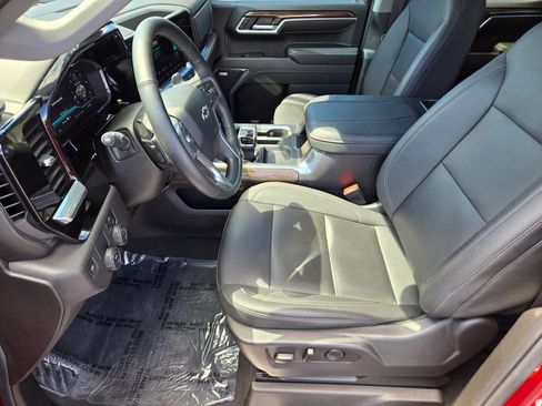 Used 2024 Chevrolet Silverado 1500 RST w/ Convenience Package II RWD image 10