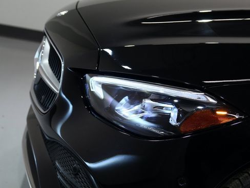 Used 2025 Mercedes-Benz C 300 4MATIC Sedan image 16