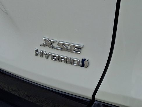 Used 2021 Toyota RAV4 XSE image 17