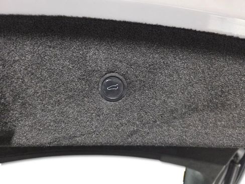 Used 2022 Tesla Model S Plaid image 24