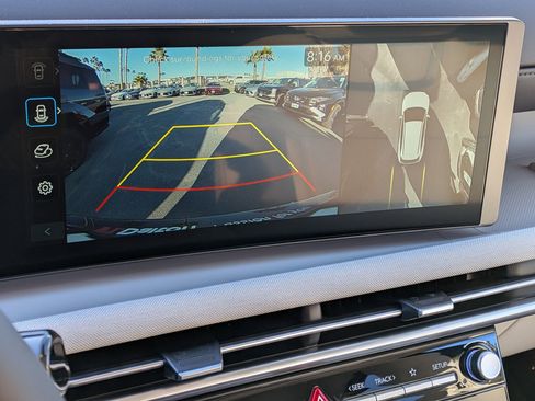 New 2025 Hyundai Tucson Limited image 11