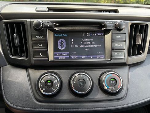 Used 2018 Toyota RAV4 LE w/ All Weather Liner Package AWD/4WD image 15