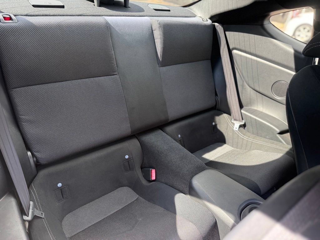 Used 2017 Toyota 86 RWD image 10