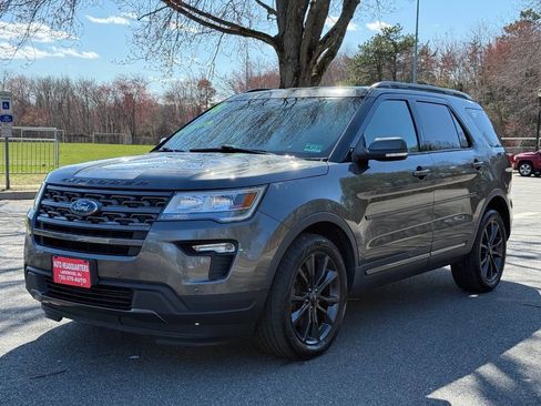 Used 2018 Ford Explorer XLT w/ Equipment Group 202A image 1