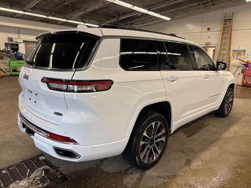 Used 2022 Jeep Grand Cherokee L Overland w/ Luxury Tech Group IV AWD/4WD image 6