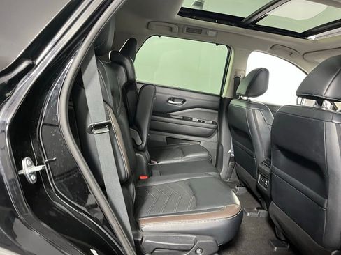 Used 2023 Nissan Pathfinder Platinum w/ Cargo Package image 29