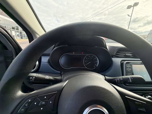 Used 2024 Nissan Versa SV FWD image 15
