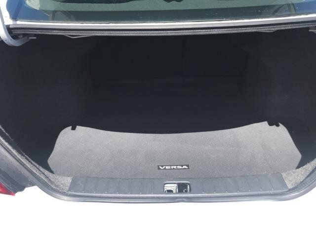 Used 2016 Nissan Versa SV FWD image 8