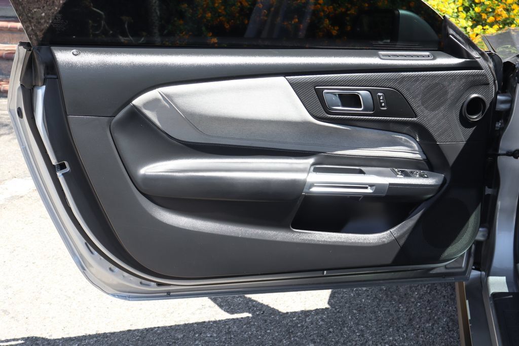 Used 2025 Ford Mustang Coupe RWD image 16