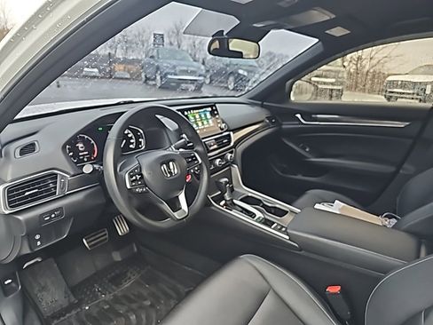 Used 2019 Honda Accord Sport image 10