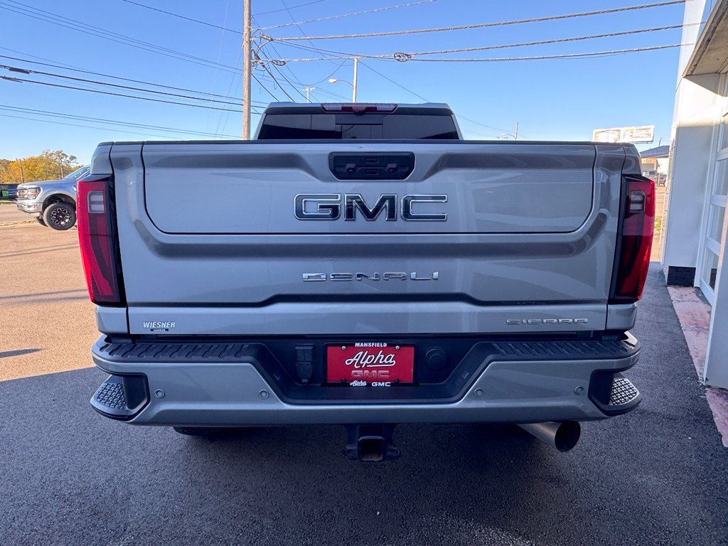 Used 2025 GMC Sierra 2500 Denali Ultimate w/ Max Trailering Package AWD/4WD image 4