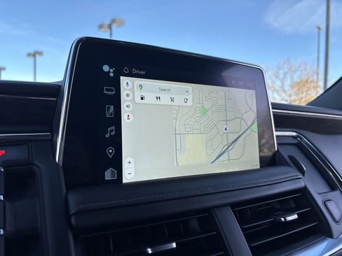 Used 2023 Chevrolet Tahoe LT w/ Luxury Package image 14