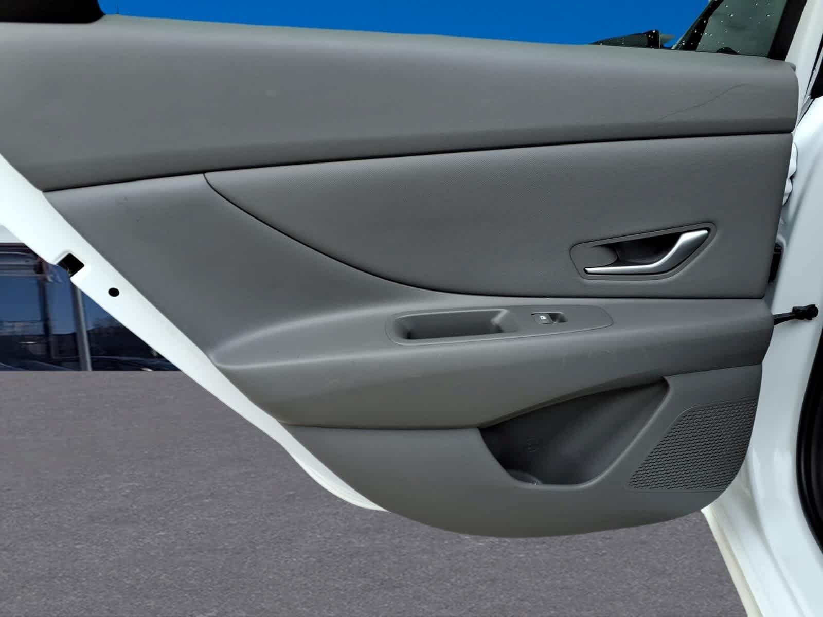 Used 2025 Hyundai Elantra Sport FWD image 11