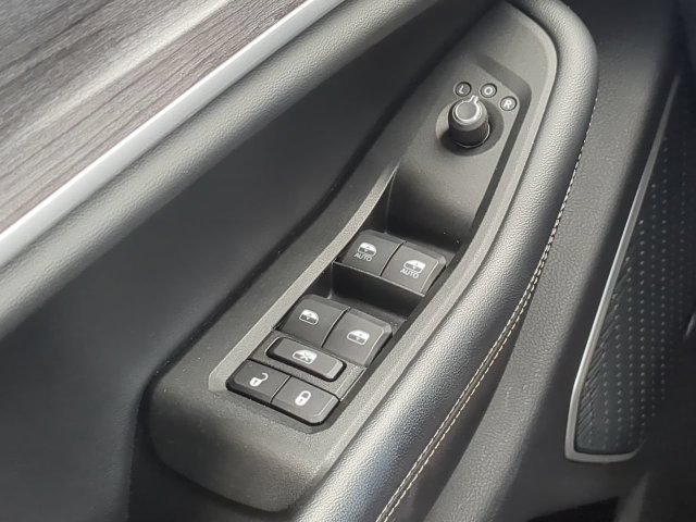 Used 2021 Jeep Grand Cherokee L Limited RWD image 32