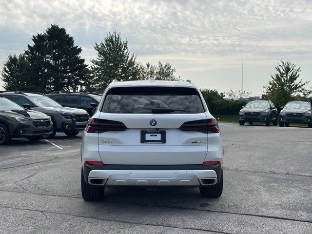 Certified 2026 BMW X5 xDrive50e w/ Climate Comfort Package AWD/4WD image 6