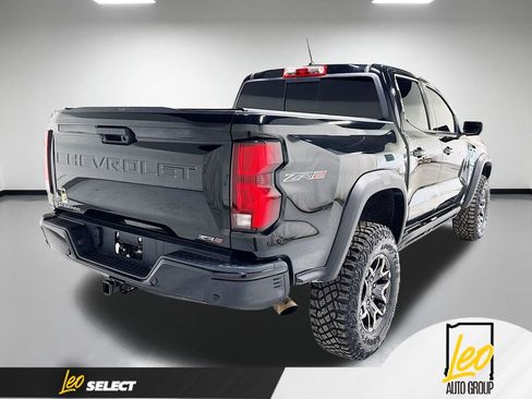 Used 2025 Chevrolet Colorado ZR2 w/ Technology Package AWD/4WD image 8