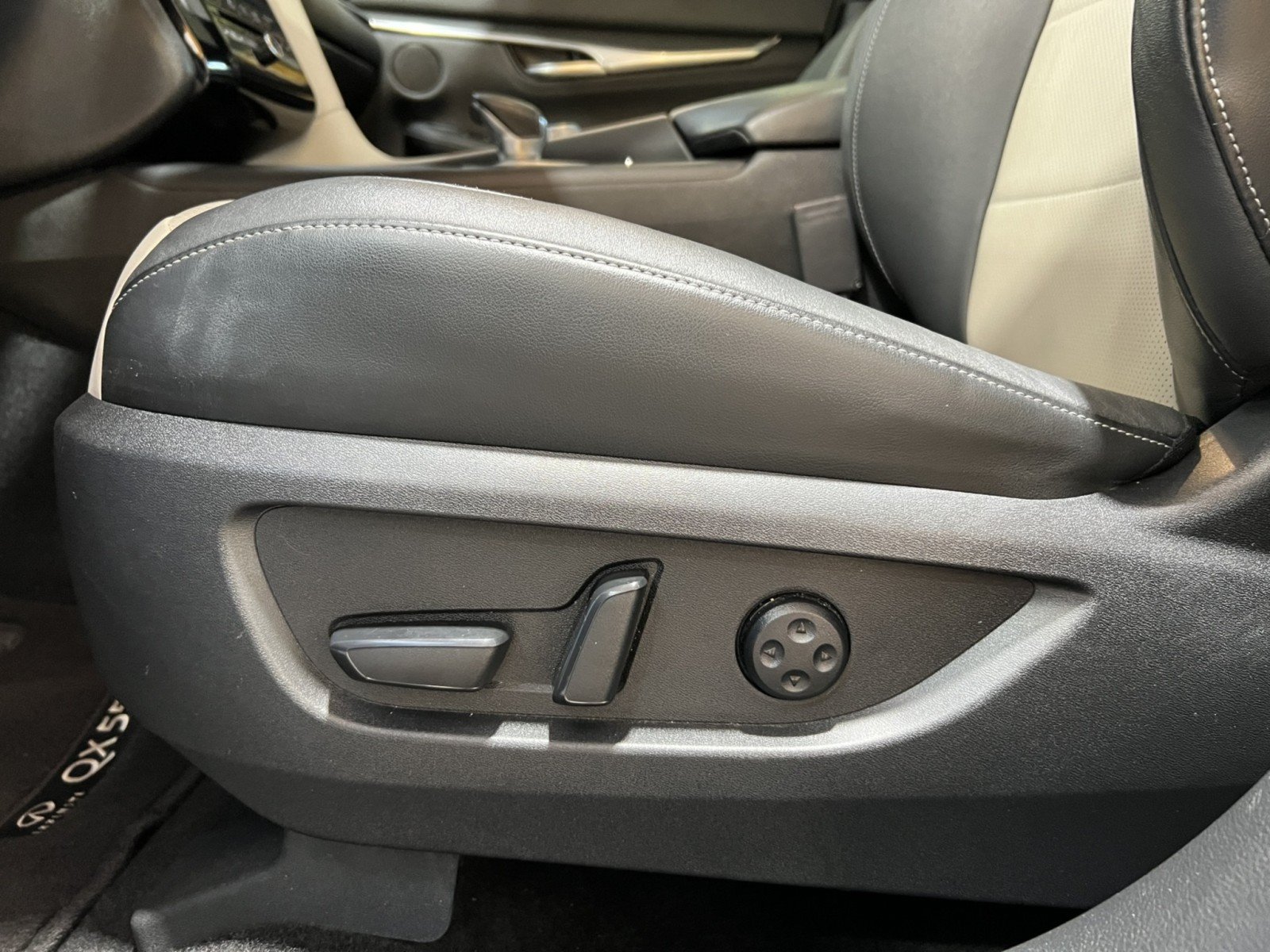 Used 2023 INFINITI QX55 Luxe w/ Cargo Package AWD/4WD image 23