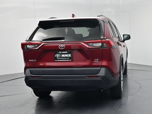 Used 2021 Toyota RAV4 LE AWD/4WD image 7