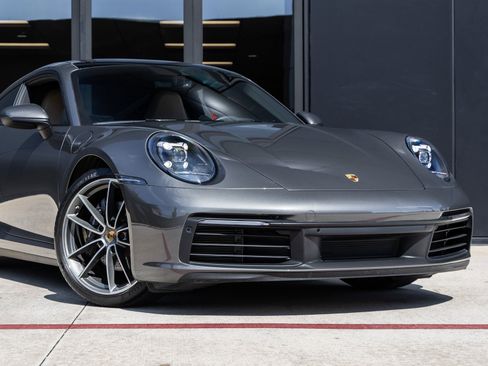 Certified 2024 Porsche 911 Carrera image 9