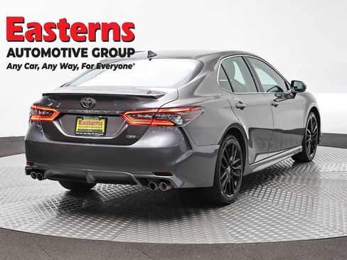 Used 2023 Toyota Camry XSE FWD image 5