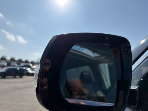 Used 2019 INFINITI QX60 Luxe w/ Essential Package image 13