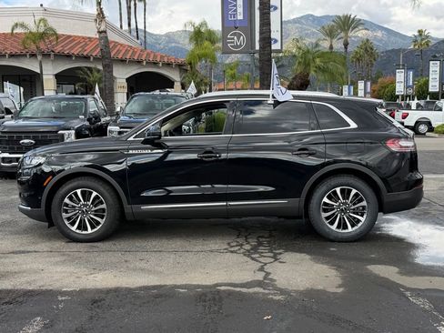 Used 2023 Lincoln Nautilus Reserve image 5