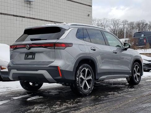 New 2026 Volkswagen Tiguan SE FWD image 3