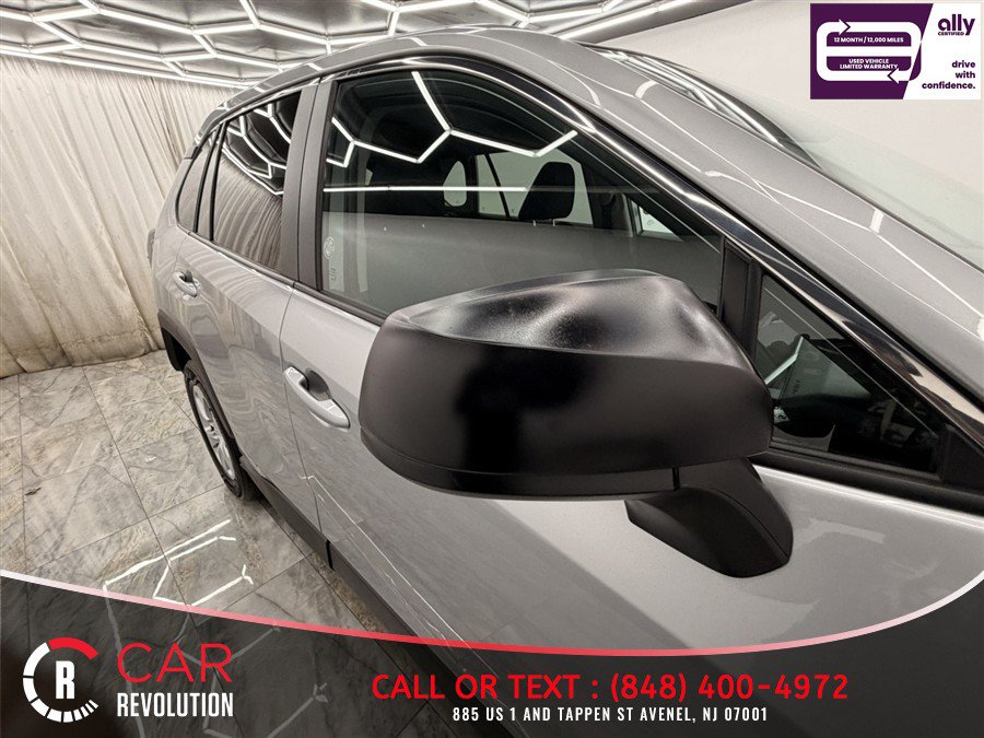 Used 2025 Toyota RAV4 LE AWD/4WD image 61