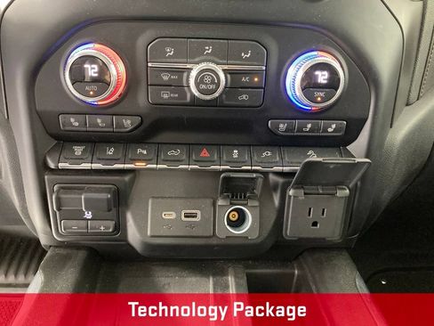 Used 2021 GMC Sierra 2500 AT4 w/ AT4 Premium Plus Package AWD/4WD image 11