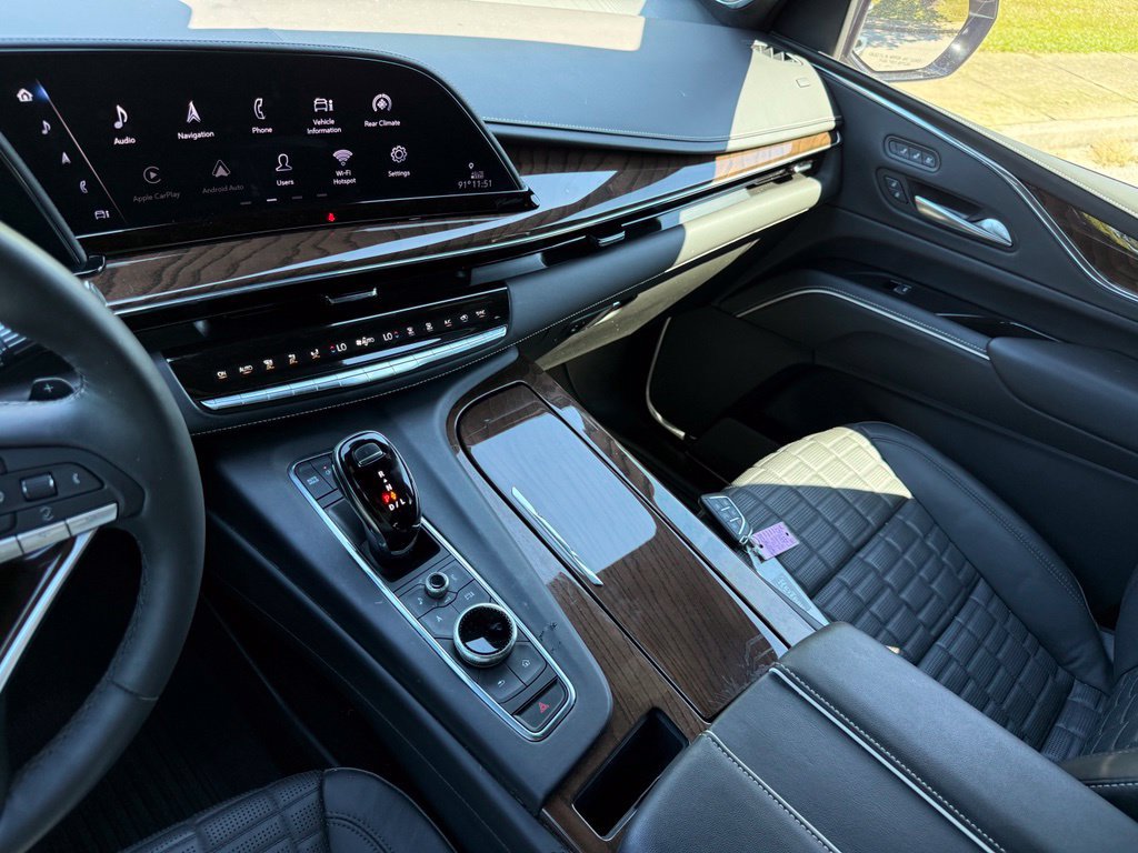 Used 2023 Cadillac Escalade ESV Sport Platinum w/ Heavy-Duty Trailer Package AWD/4WD image 35