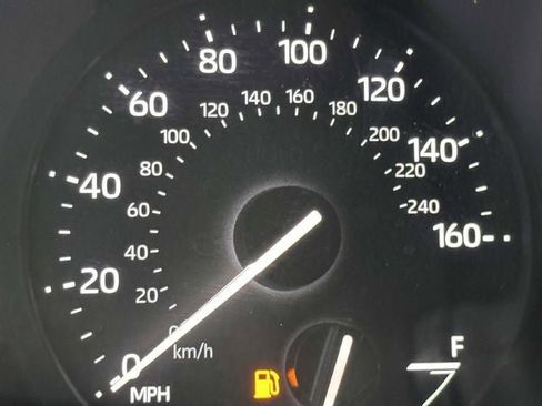 Used 2026 Toyota Sienna LE image 32