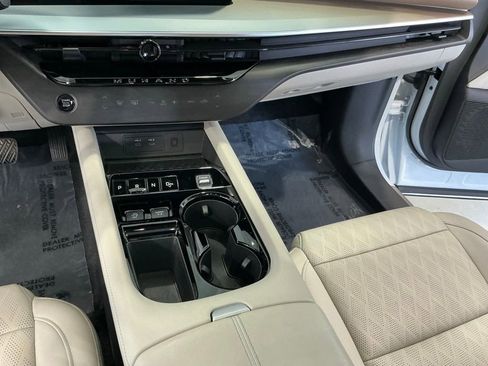 Used 2025 Nissan Murano Platinum image 13