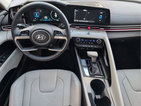Used 2023 Hyundai Elantra Limited image 34