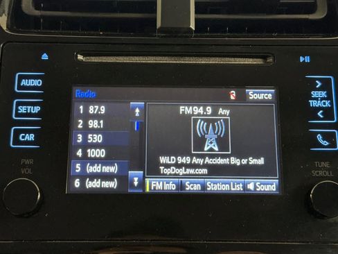 Used 2018 Toyota Prius Two image 18