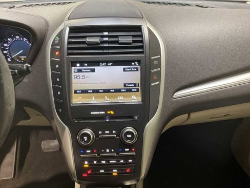 Used 2017 Lincoln MKC Premiere image 16
