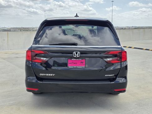 Used 2024 Honda Odyssey Sport image 7