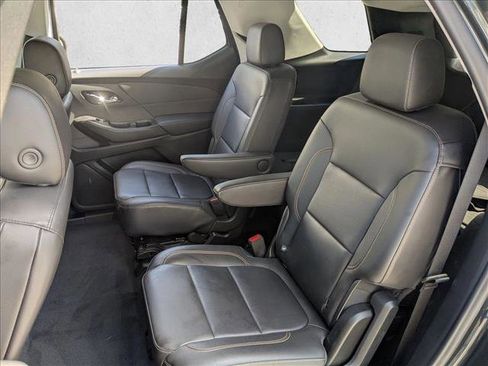 Used 2021 Chevrolet Traverse LT w/ LT Premium Package AWD/4WD image 21