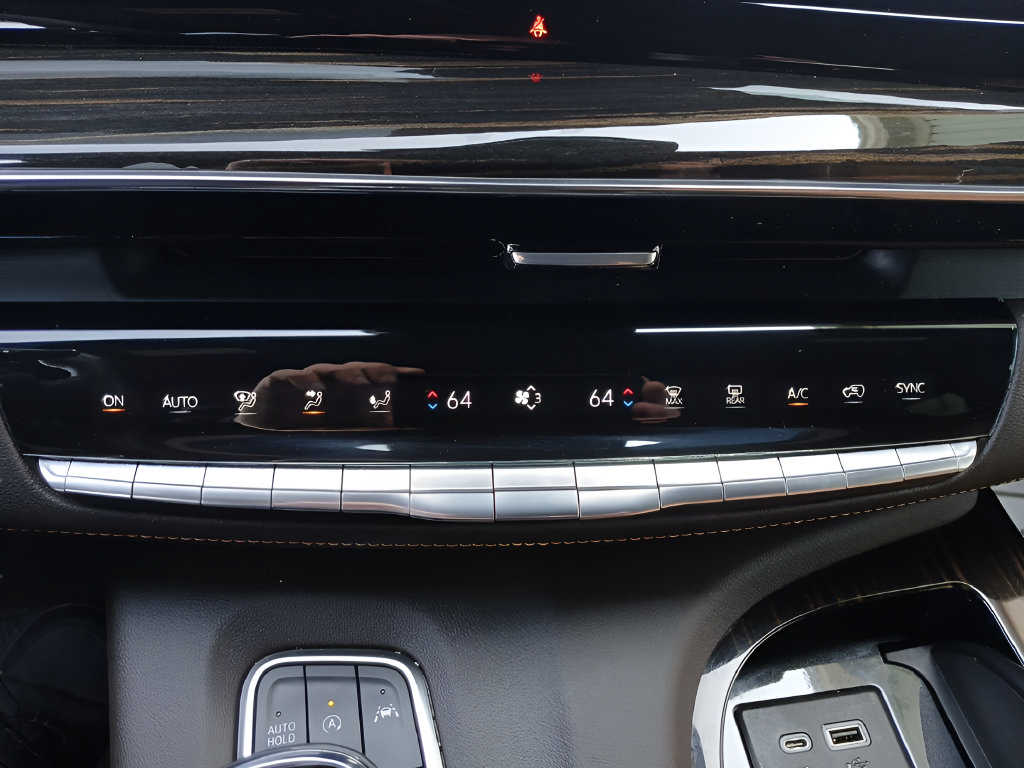Used 2022 Cadillac Escalade Sport w/ Touring Package AWD/4WD image 19
